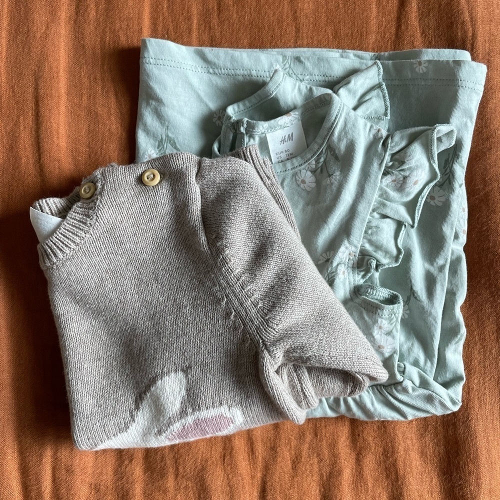 Bundle of H&M Bunny Sweater & Sage Green Floral Dress Girls 12M - Picture 10 of 10